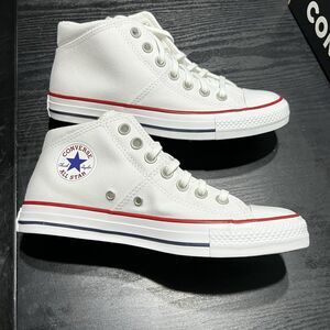 Converse Chuck Taylor All Star Low White Women’s Size 8 – 563511F New in Box!!